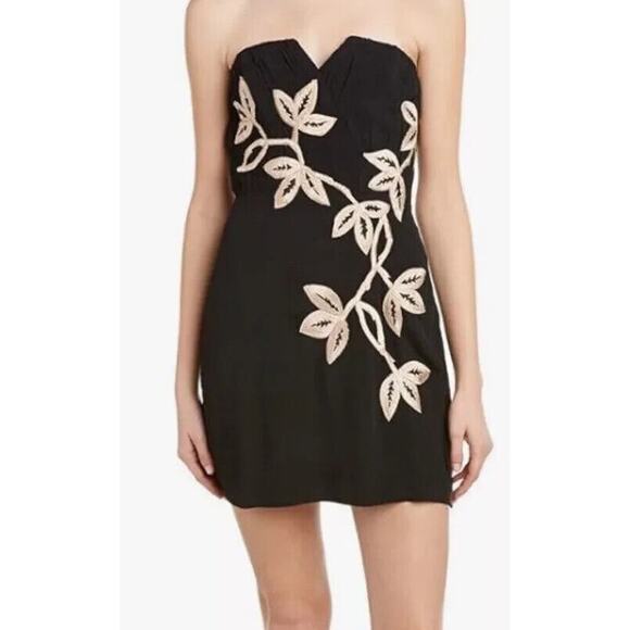 B2 NWT FREE PEOPLE Black Floral Embroidered Strapless Mini Dress Size 4 $250 - Picture 2 of 7